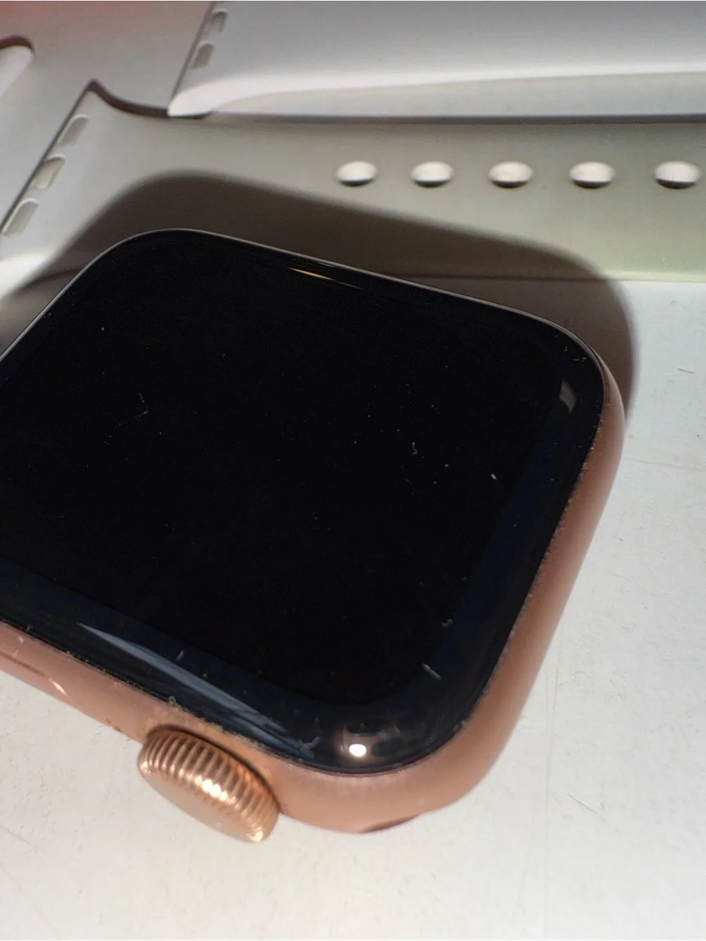 Apple Watch SE 40mm Rose Gold with Accessories